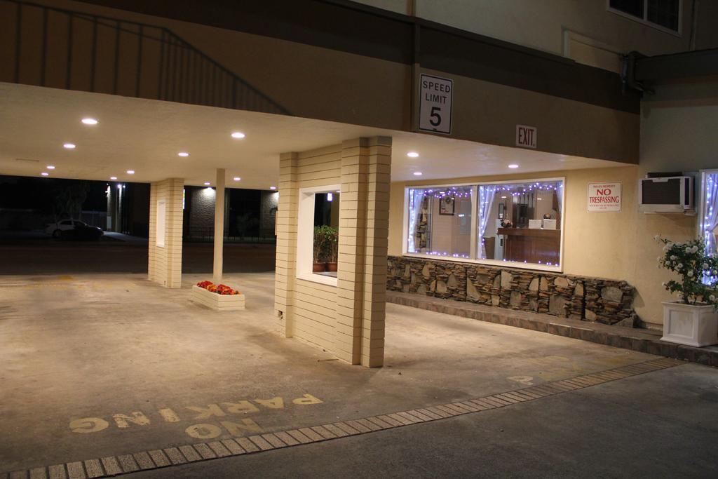 פולרטון Grand Inn מראה חיצוני תמונה