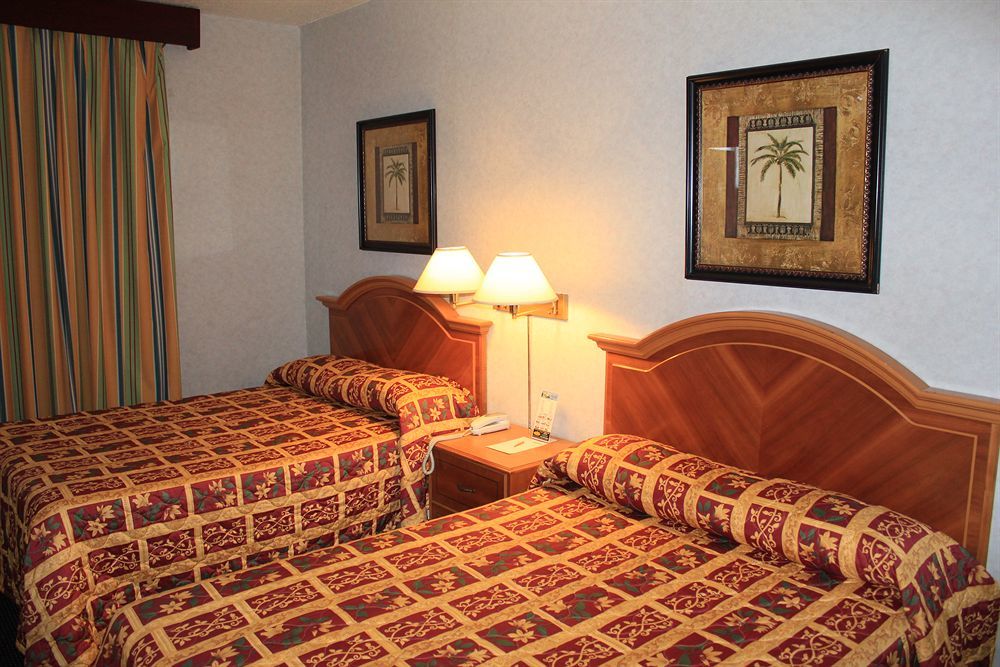 פולרטון Grand Inn מראה חיצוני תמונה