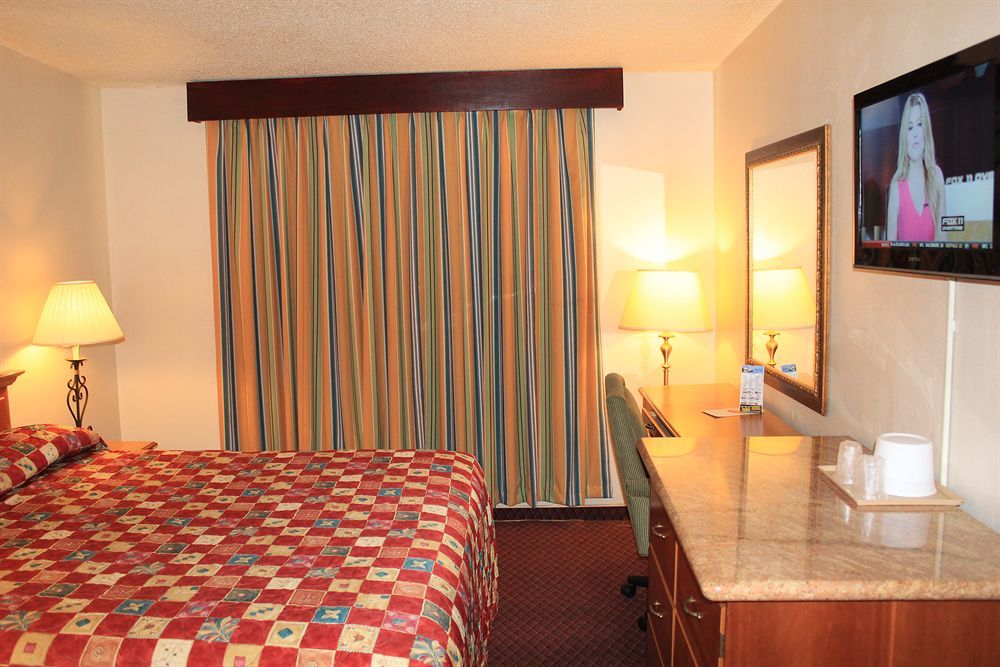 פולרטון Grand Inn מראה חיצוני תמונה